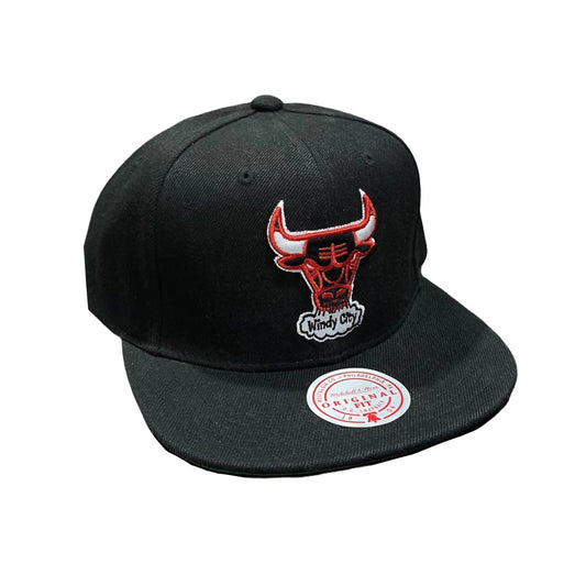 Mitchell & Ness - MEN'S NBA CHICAGO BULLS CORE BASIC SNAPBACK CAP