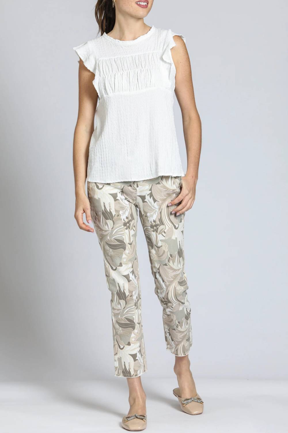Apny - Crinkled Flutter Sleeve Top