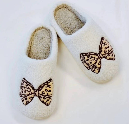 Gabby - Women's Cozy Cheetah Bow Slippers