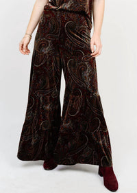 Ivy Jane - Tiered Paisley Velvet Pant