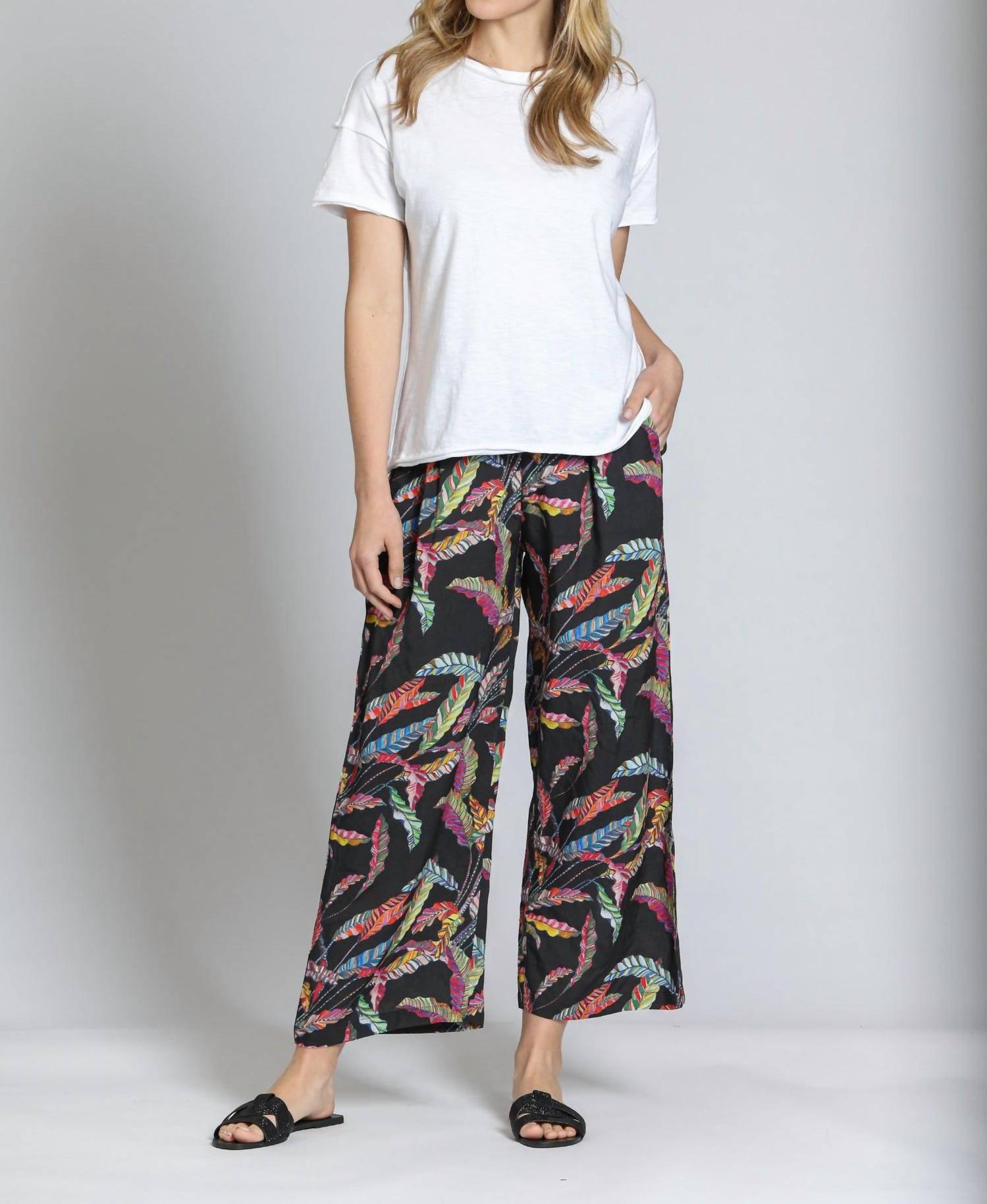 Apny - Crop Wide Leg Pants