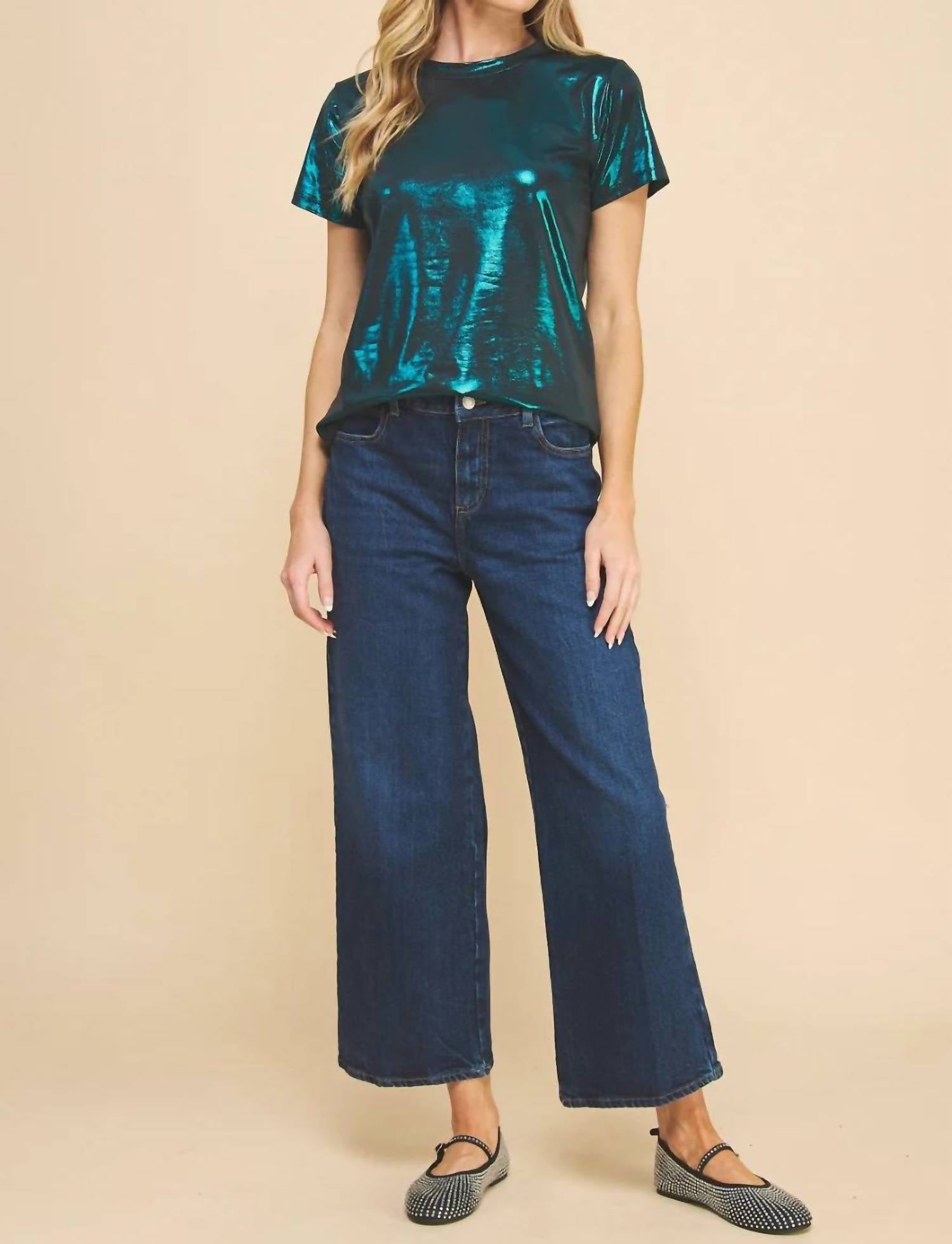 If She Loves - Metallic Short Sleeve Tee