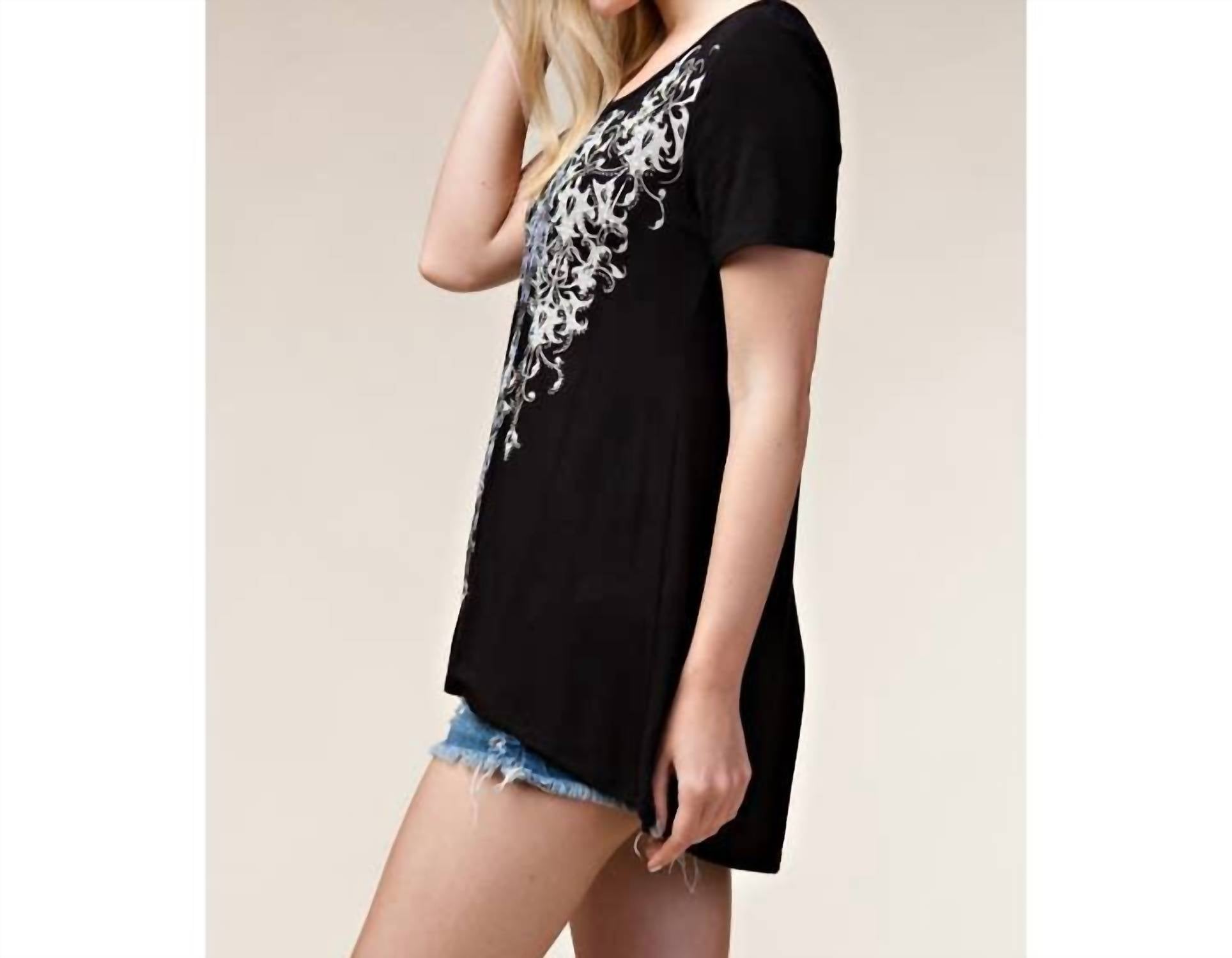 VOCAL APPAREL Short Sleeves Print Top in black - women's t-shirt - view 4