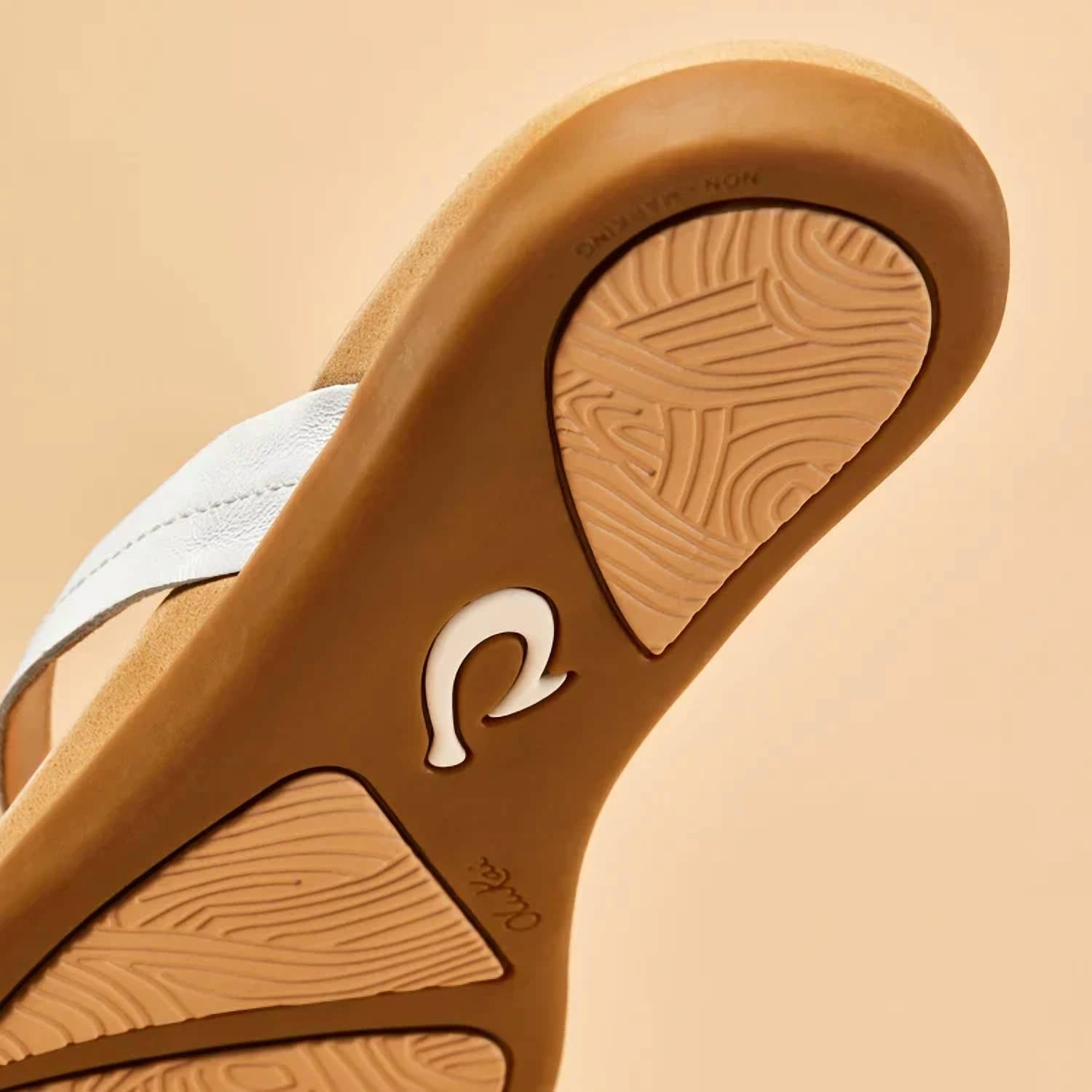 Olukai - Women's Honu Leather Beach Sandals