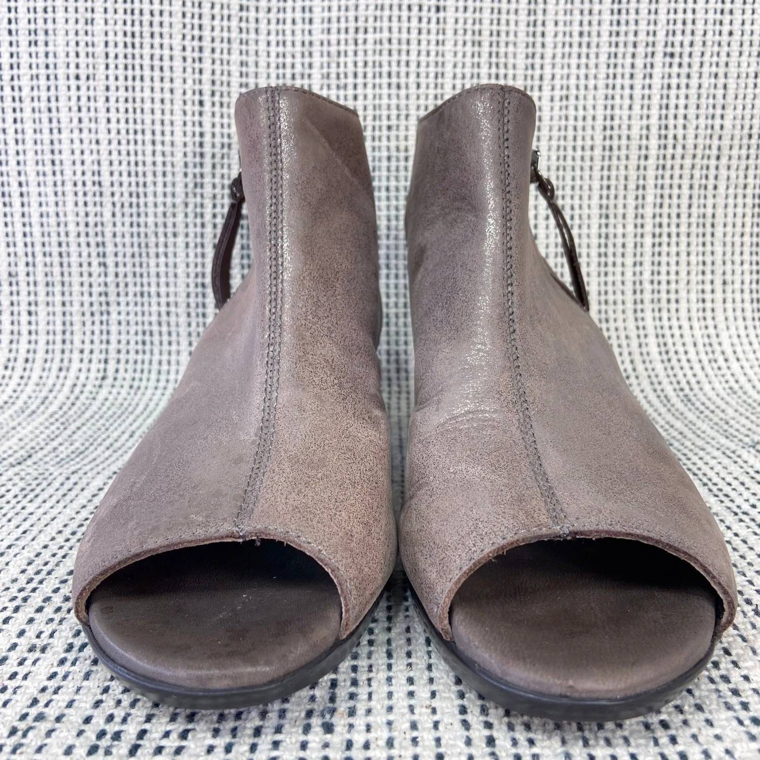 Munro - Women's Nakita Peep Toe Bootie
