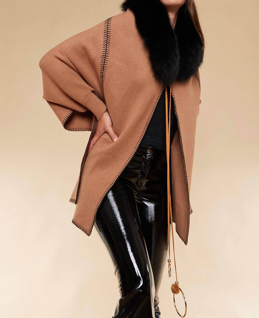 Oolala - WHIPSTITCH DETAIL CAPE WITH FUR COLLAR