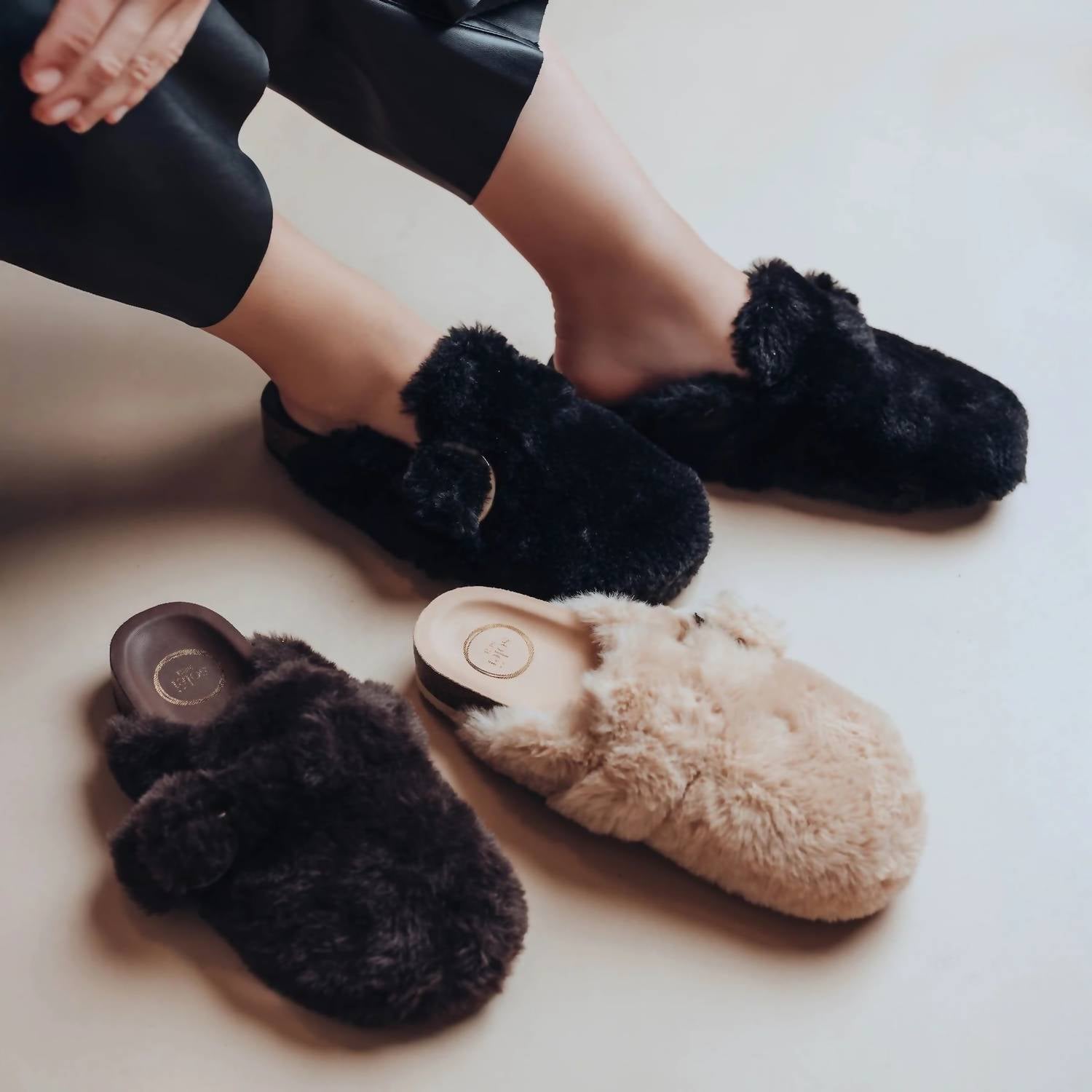 solei sea Women's Aspen Faux Fur Slippers in bark - women's shoe - detail view