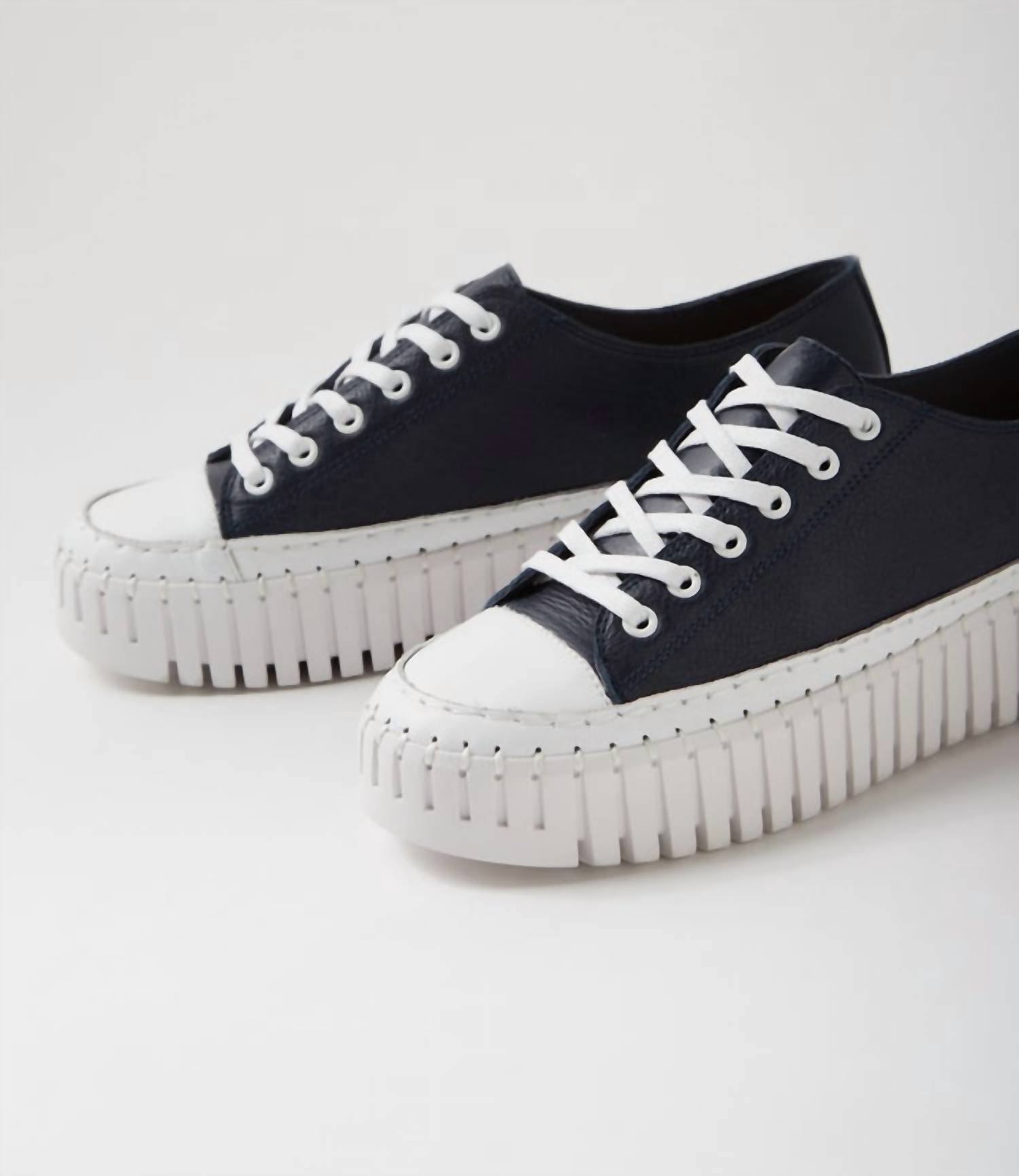 Django & Juliette - Women's Baselo Shoe