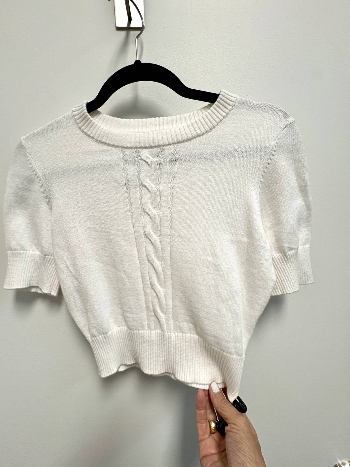 Minnie Rose - Pre-loved Cashmere Short Sleeve Cropped Center Cable Sweater
