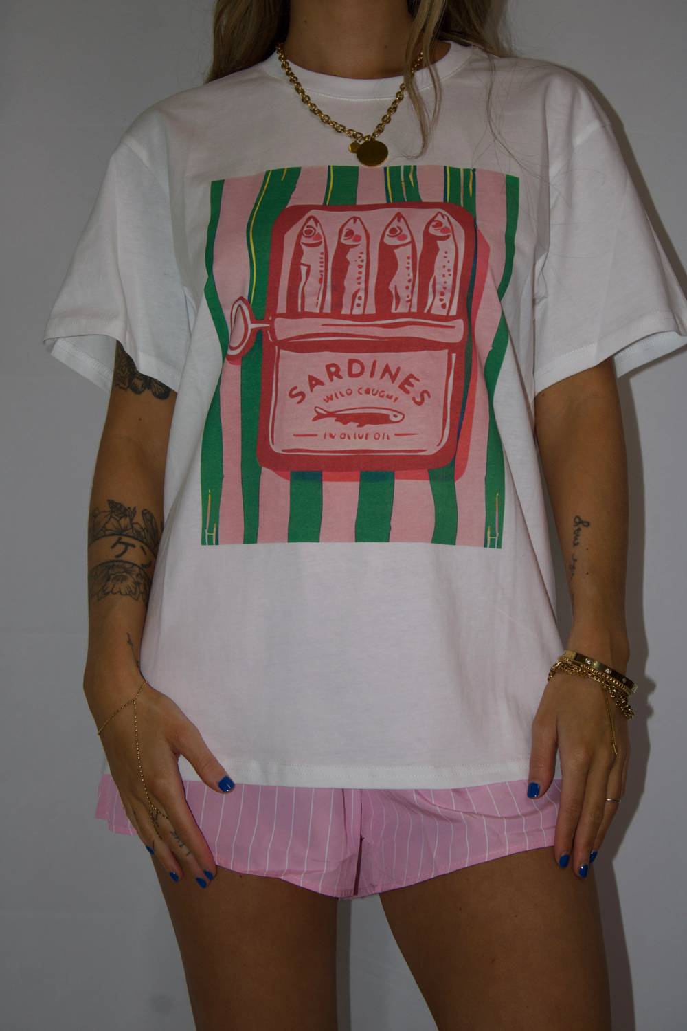 Urban Daizy - Sardine Graphic Tee And Striped Shorts Set