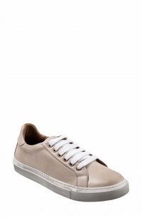 bueno Women's Reece Low-top Sneaker in light grey 1 - women's sneaker