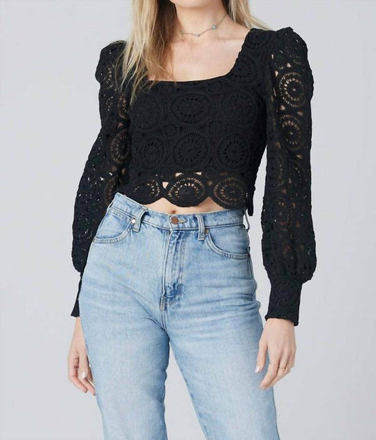 EMBROIDERED LONG SLEEVE BLOUSE