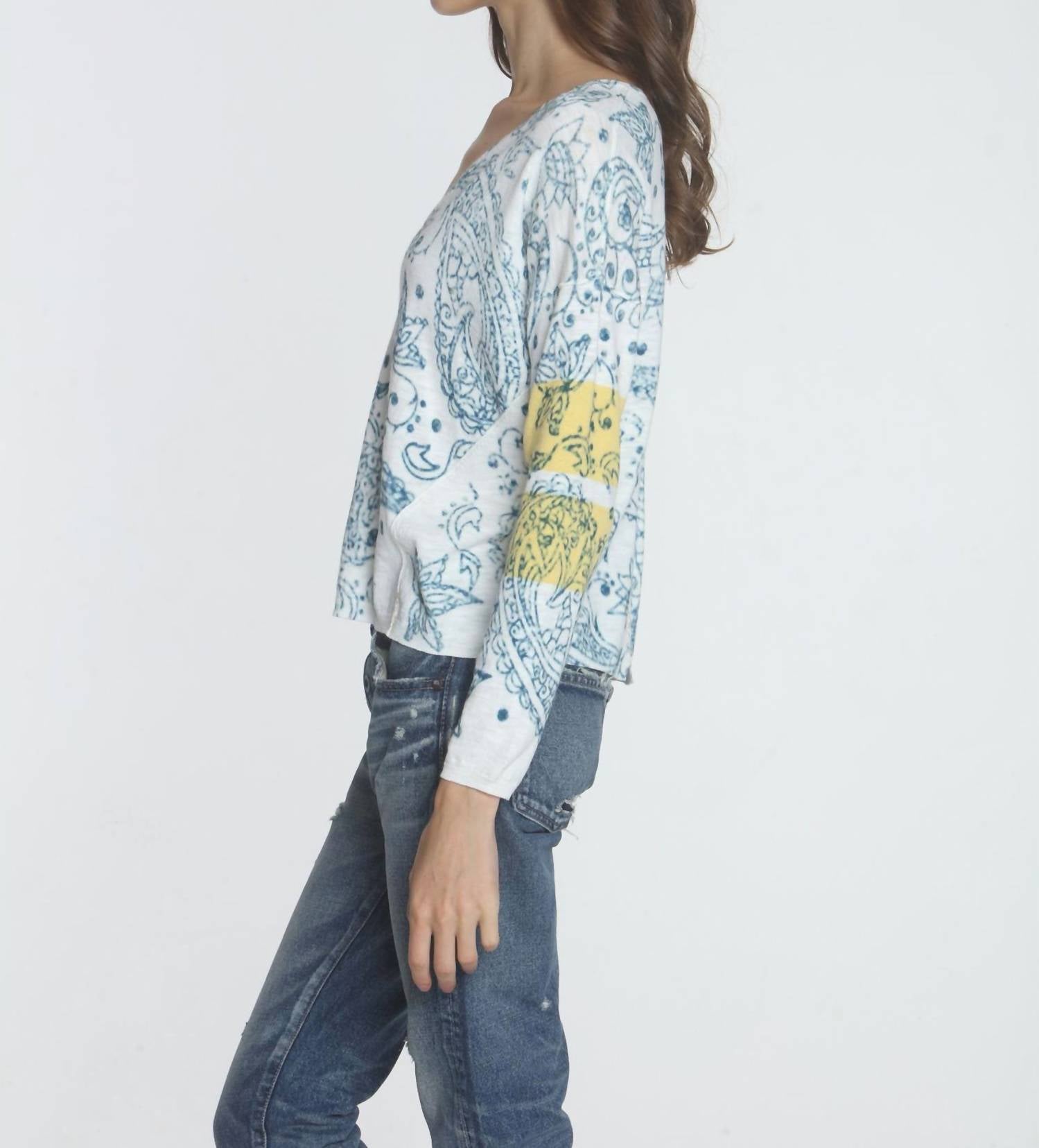 Label+Thread - Women's Paisley Vee