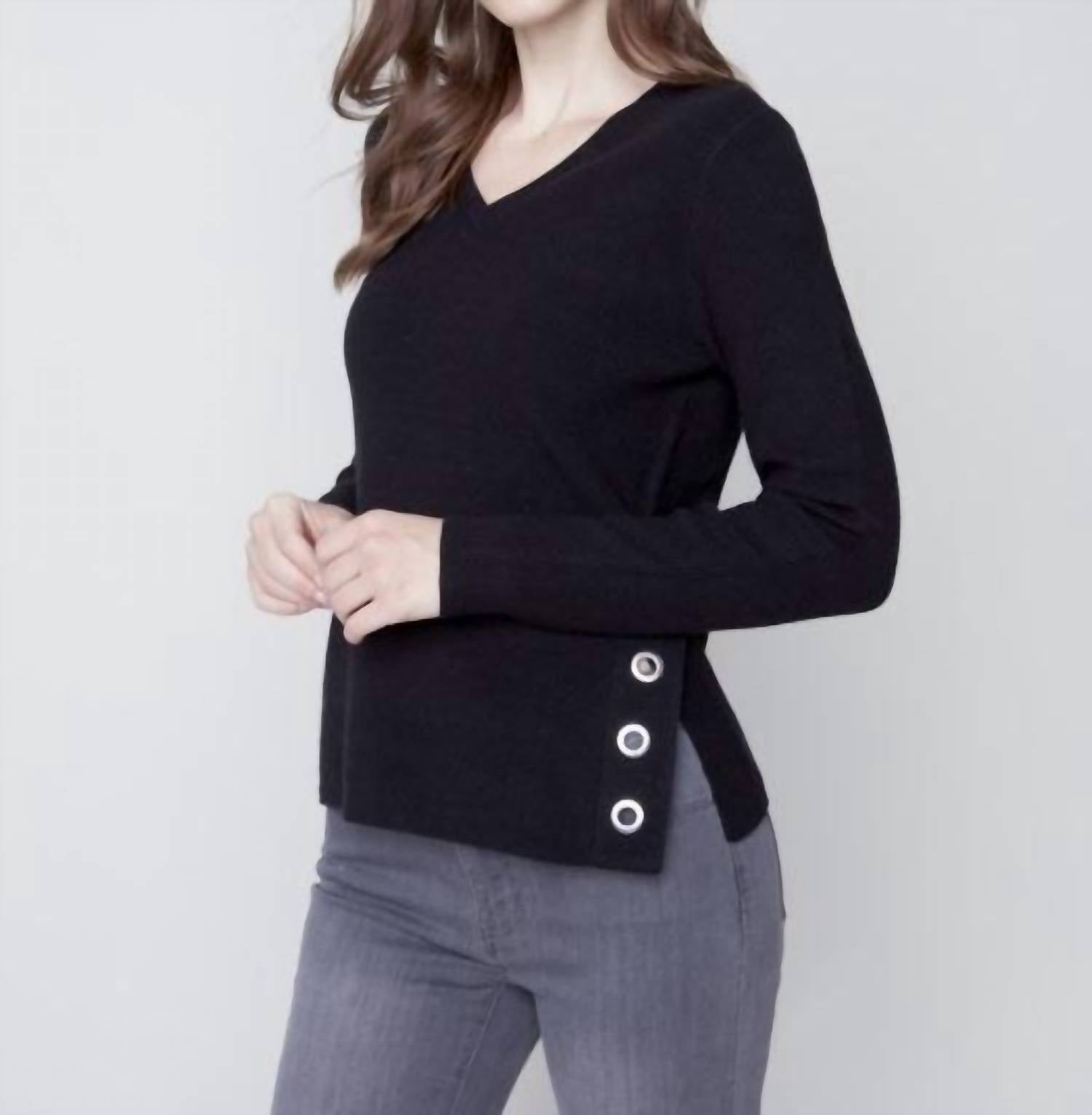 CHARLIE B Long Sleeve V-neck Sweater in noir black - women's sweater