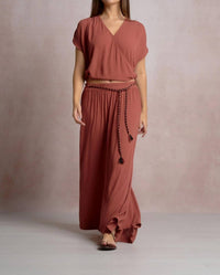 Elan - Short Sleeve V-neck Bubble Hem Top