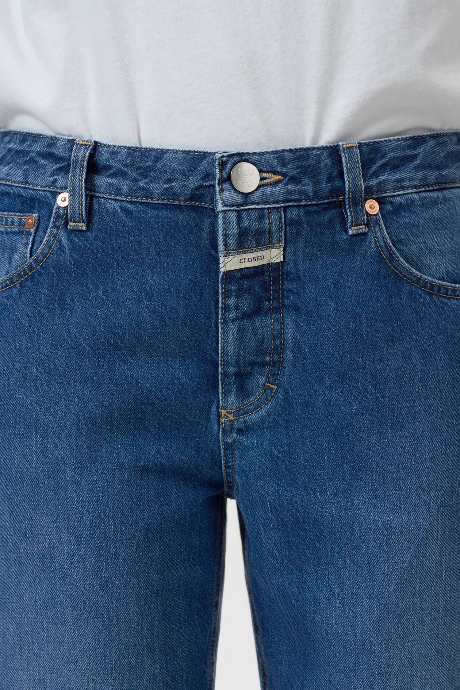 CLOSED Gillan Wide Jeans in mid blue - women's jeans - alternate view