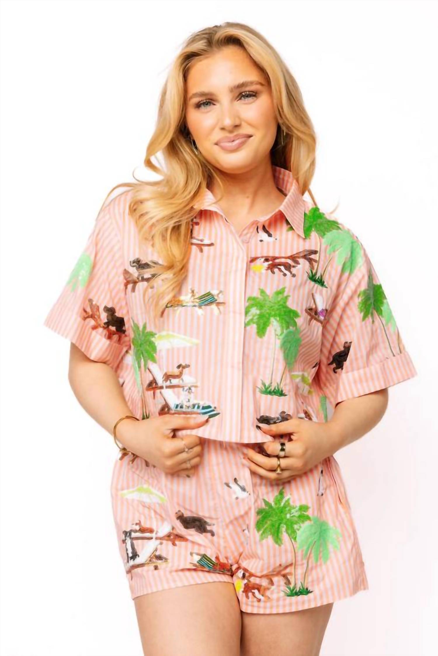 Queen Of Sparkles - Dog At The Beach Short Sleeve Top
