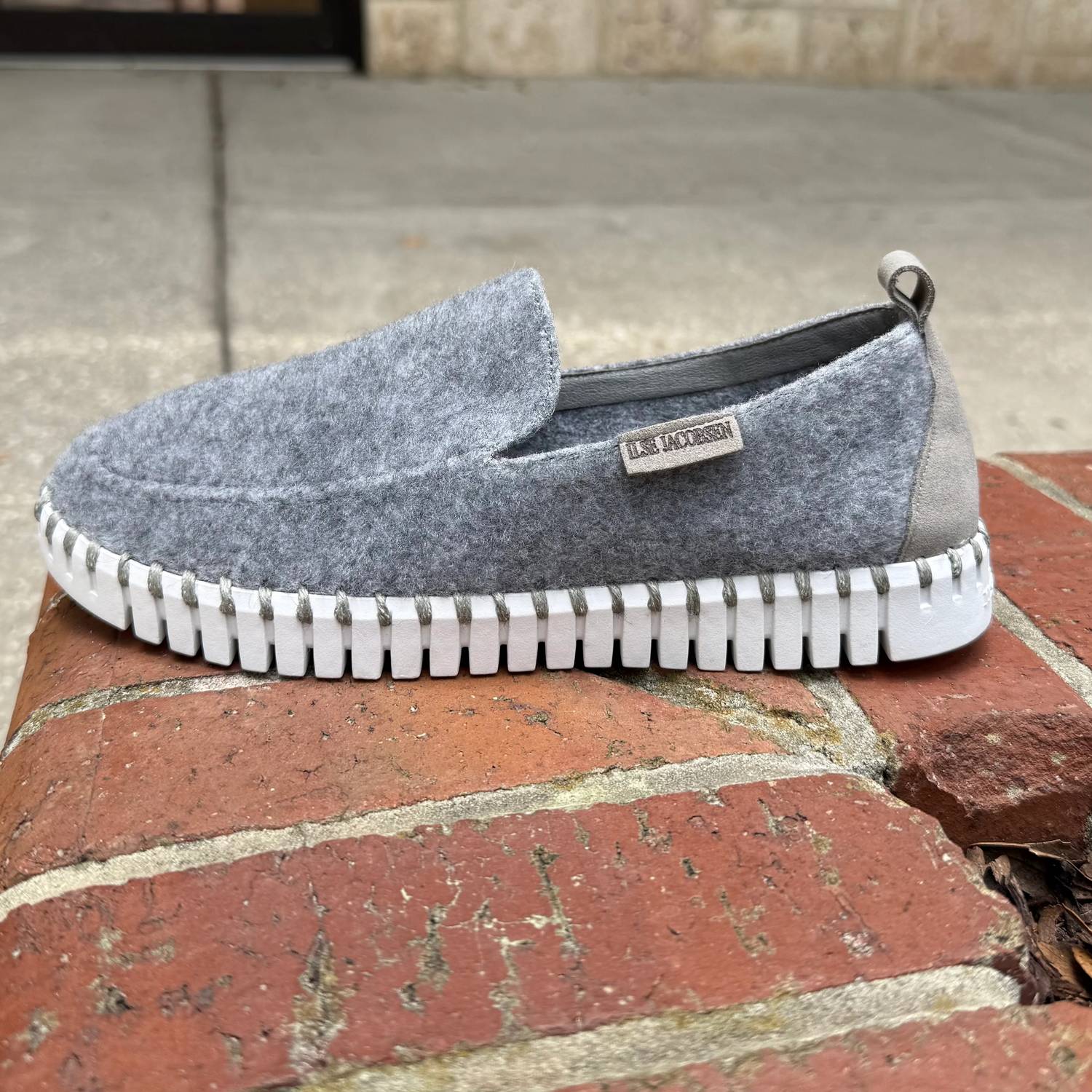Lines Of Denmark - Women's Tulip 3092 Enclosed Back Slip-on Shoes