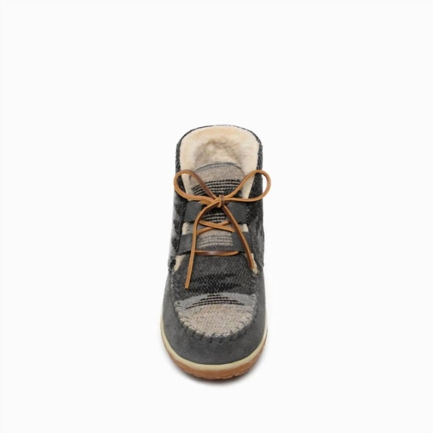 Minnetonka - Women's Torrey Laceup Booties
