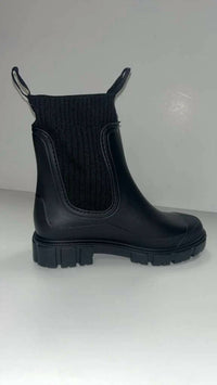 Henry Ferrera - Women's Uyirin Rubber & Sock Rain Boot