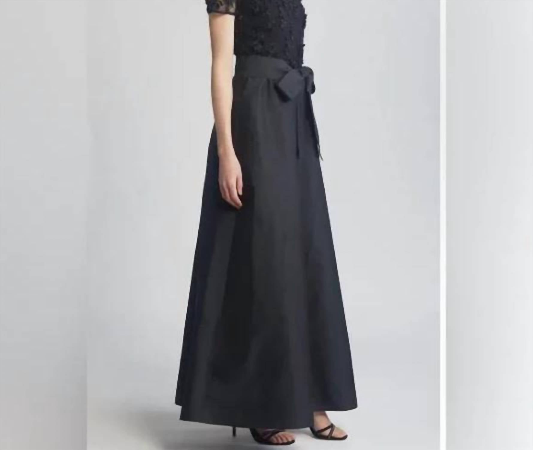 Pisarro Nights - 3d Floral Bodicebeaded Gown Dress