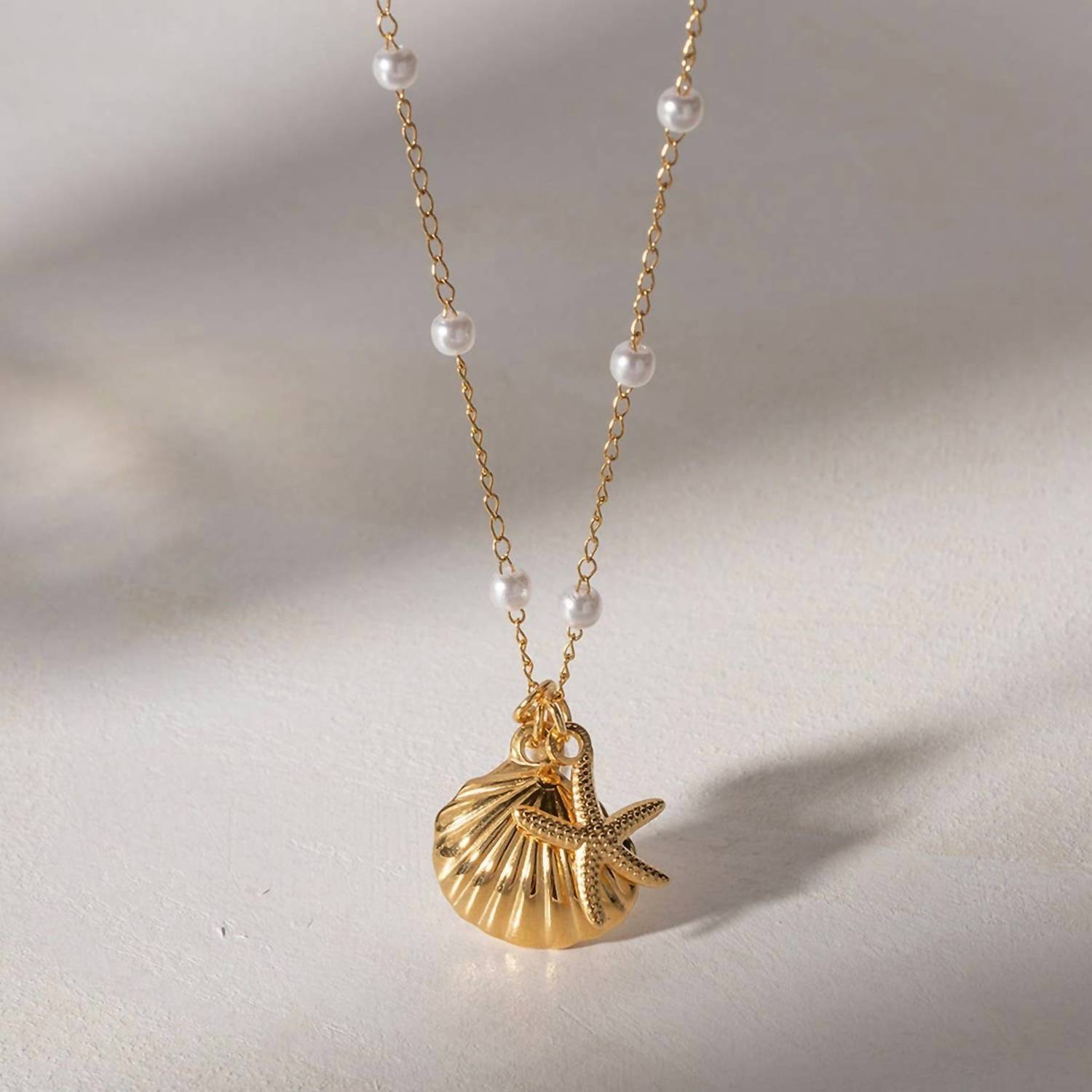 Accity - Women's Shell Charm Necklace
