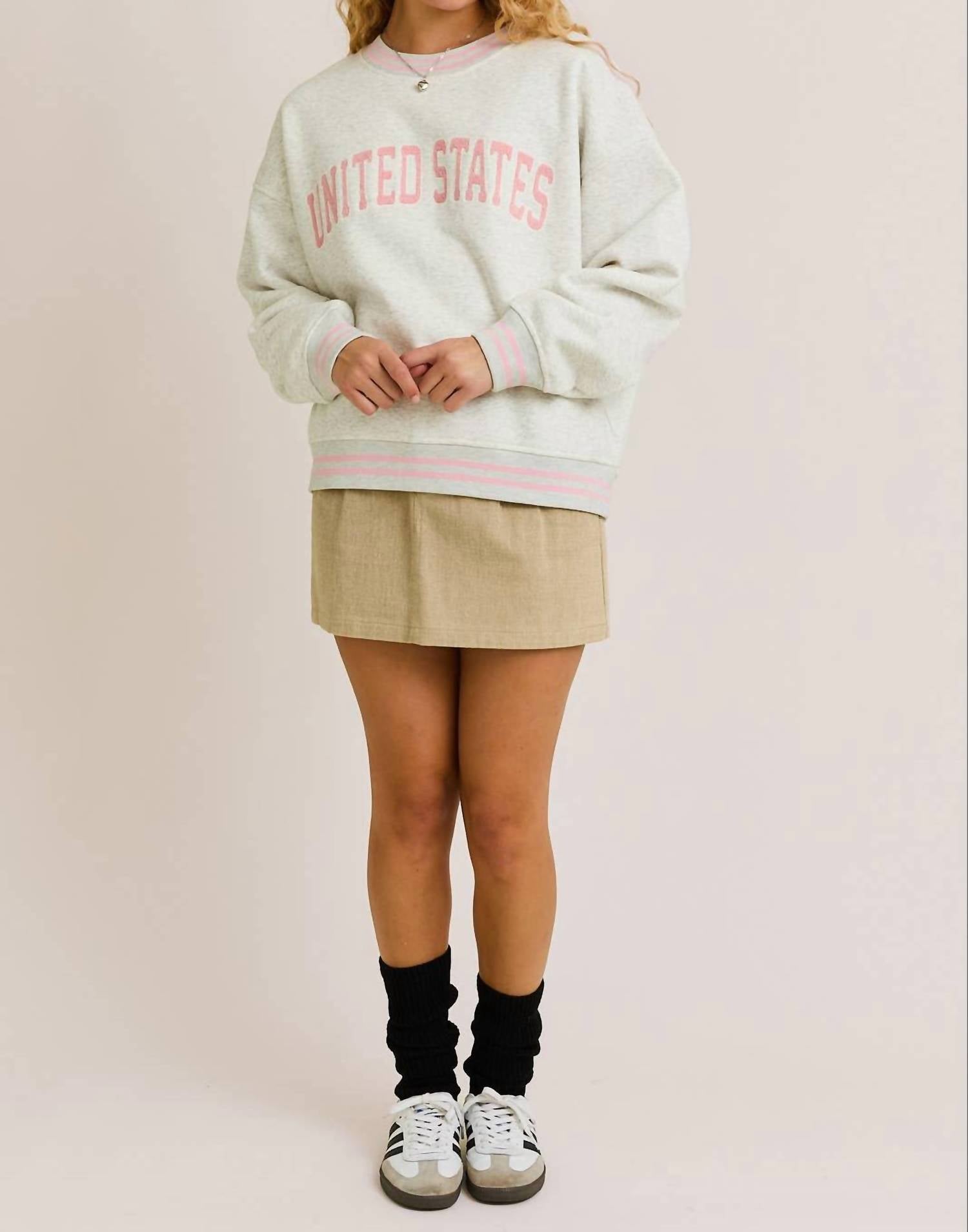 Le Lis - United States Crew Neck Embroidery Sweatshirt