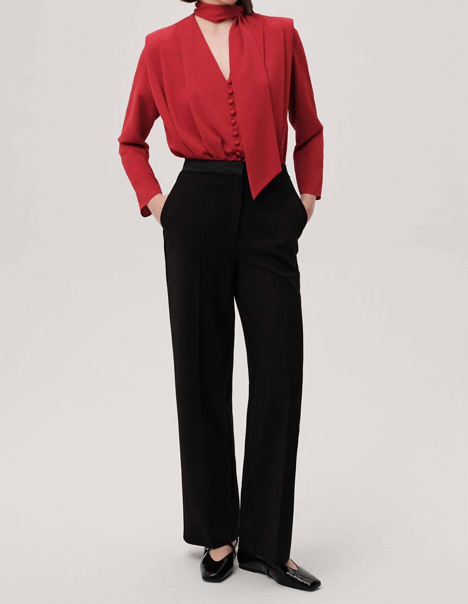 EXQUISE Ida Straight Leg Pants in black - women's pants
