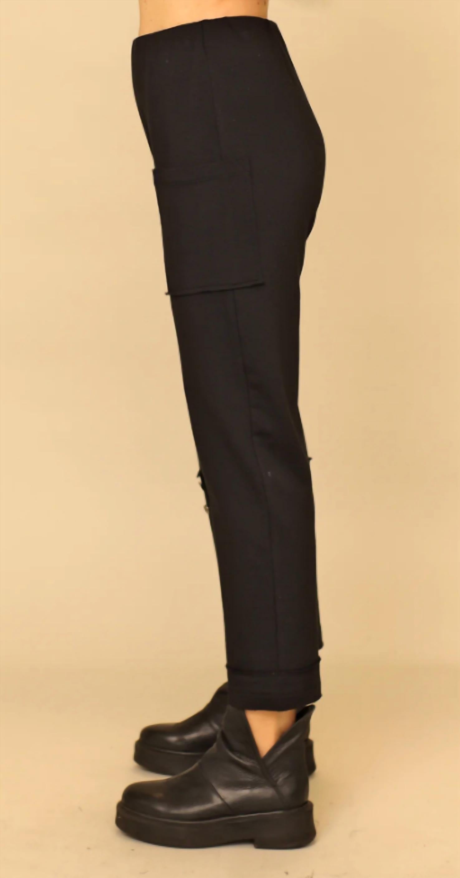 Chalet Et Ceci - Mirabel Pant
