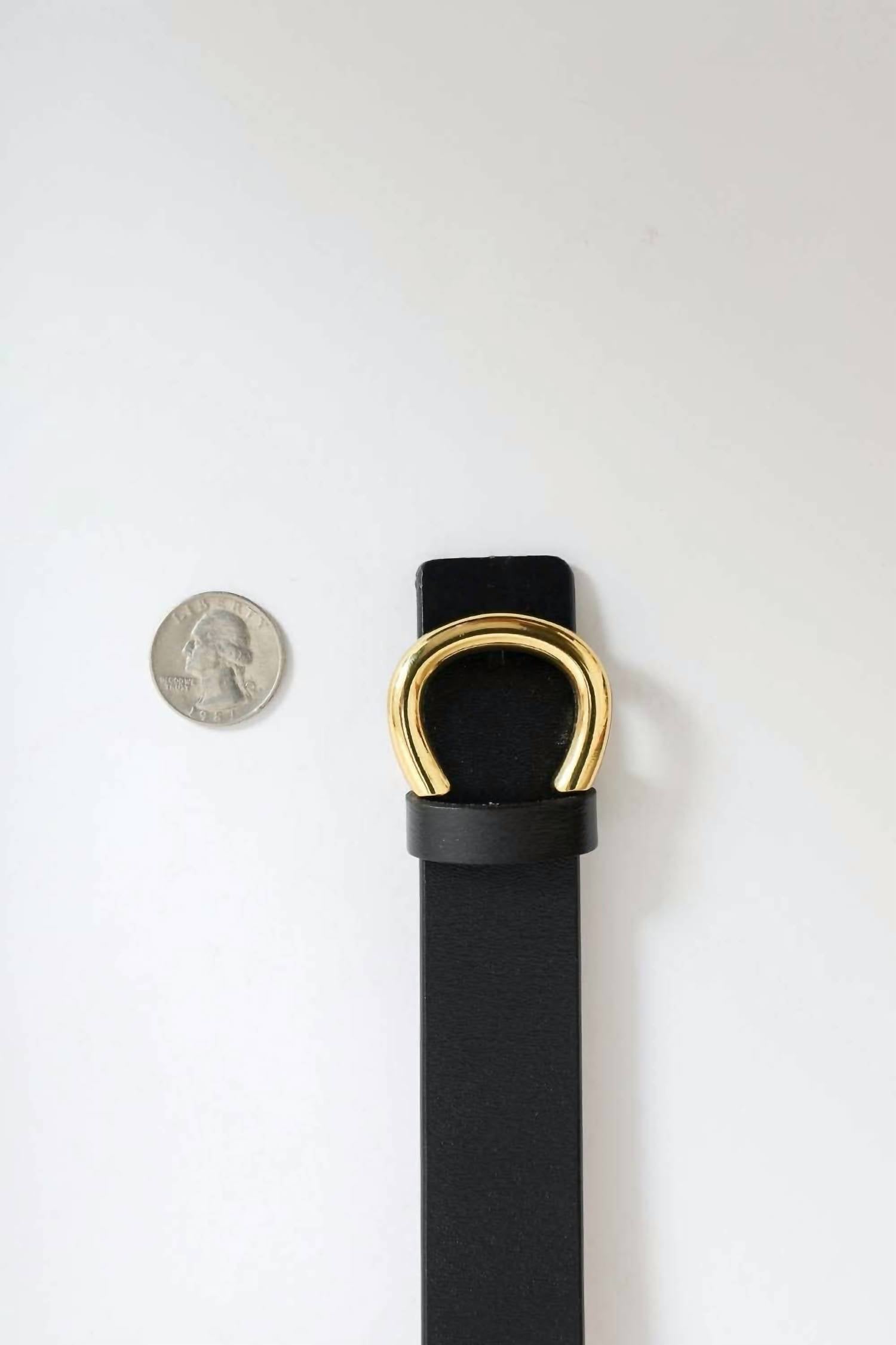 Leto - Women's Minimalist Leather Horseshoe Belt