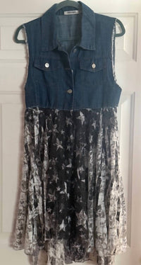 Origami - Women's Light weight sleeveless lace duster vest