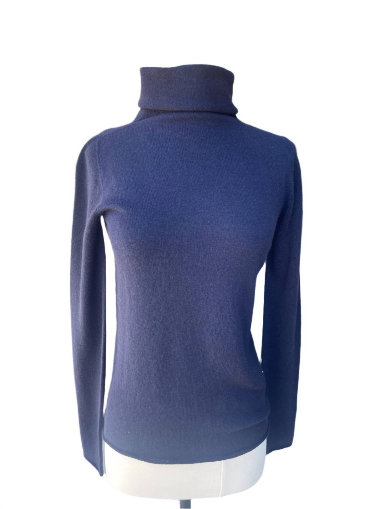 Mantu - Women's Sweater