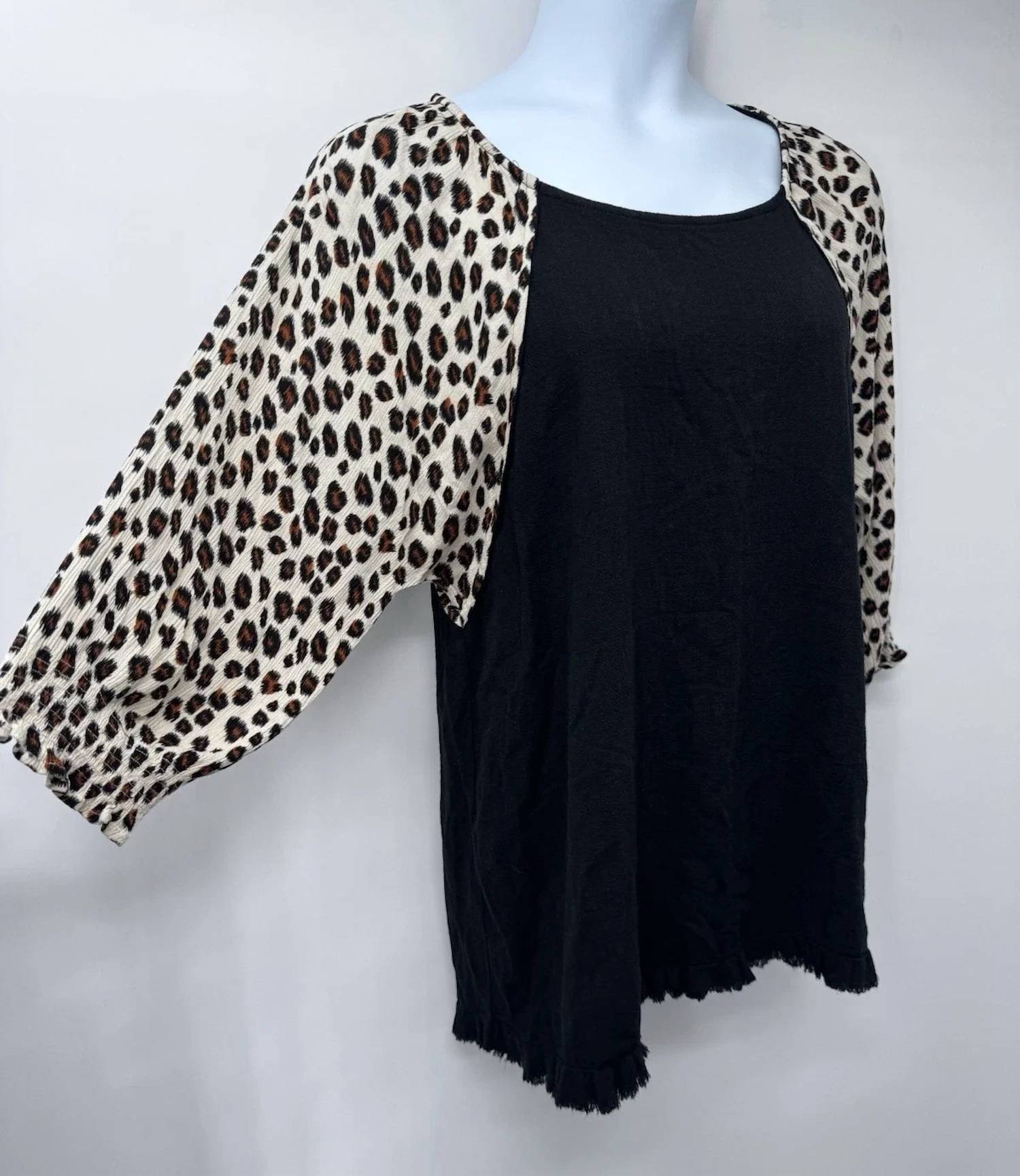 Umgee - Women's Sleeve Leopard Linen Blend Tunic Top