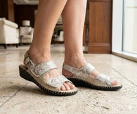 Laurevan - Women's La Plume Dusty Sandal