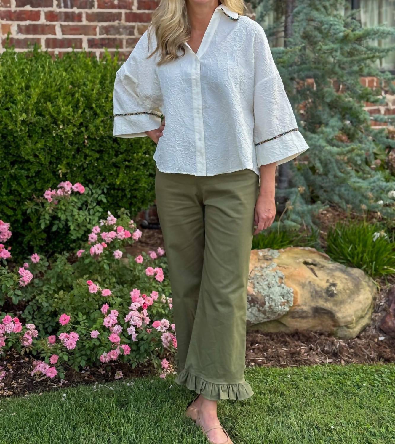 Anniewear - Ruffle Edge Cropped Twill Pants
