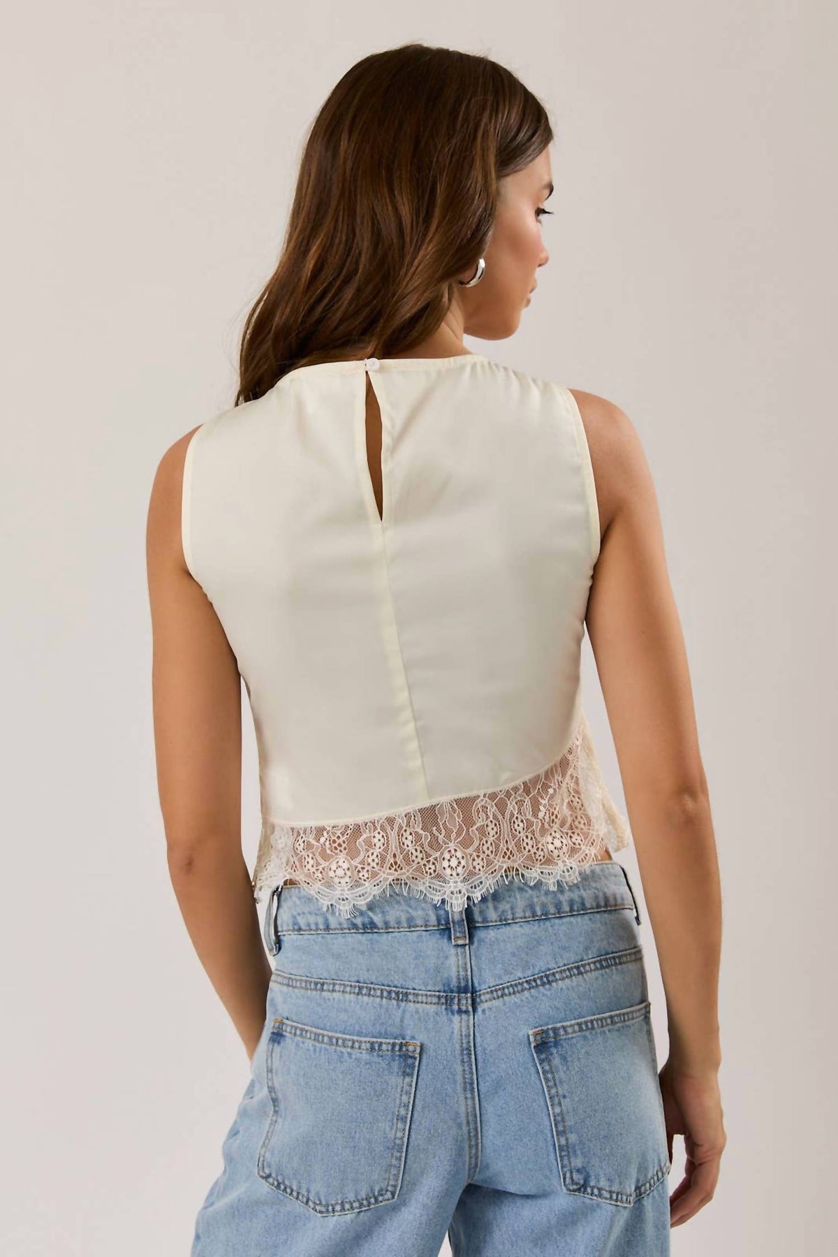 Le Lis - Lacey Sleeveless Detail Top