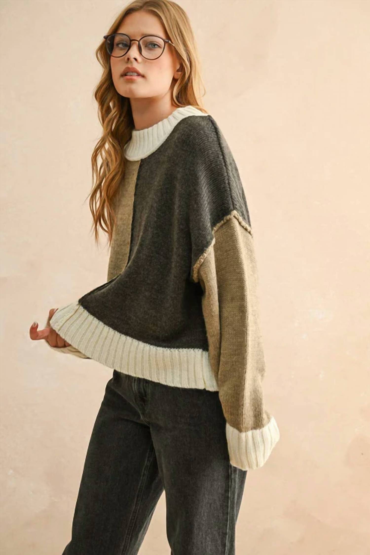 Miou Muse - Cozy Contrast Knit Sweater