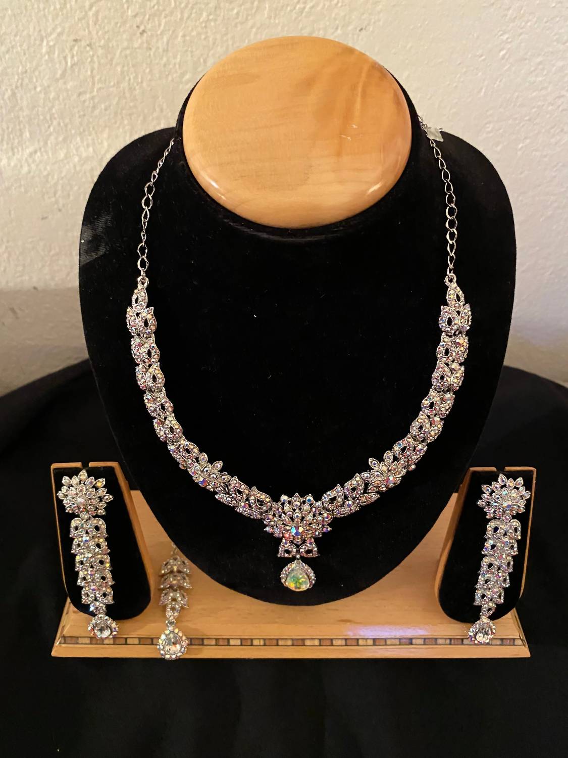 Donna Vinci - Women's J171 Necklace And Earrings Jewelry Set