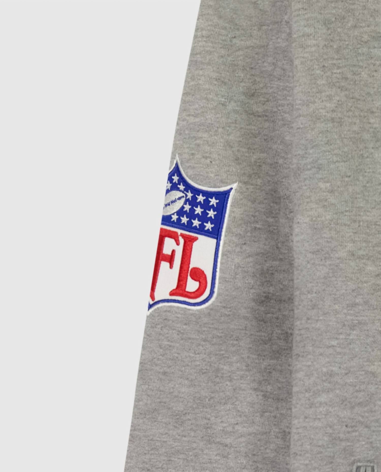 Starter - Men's New York Giants Crew Neck Sweatshirt With Zip Pockets