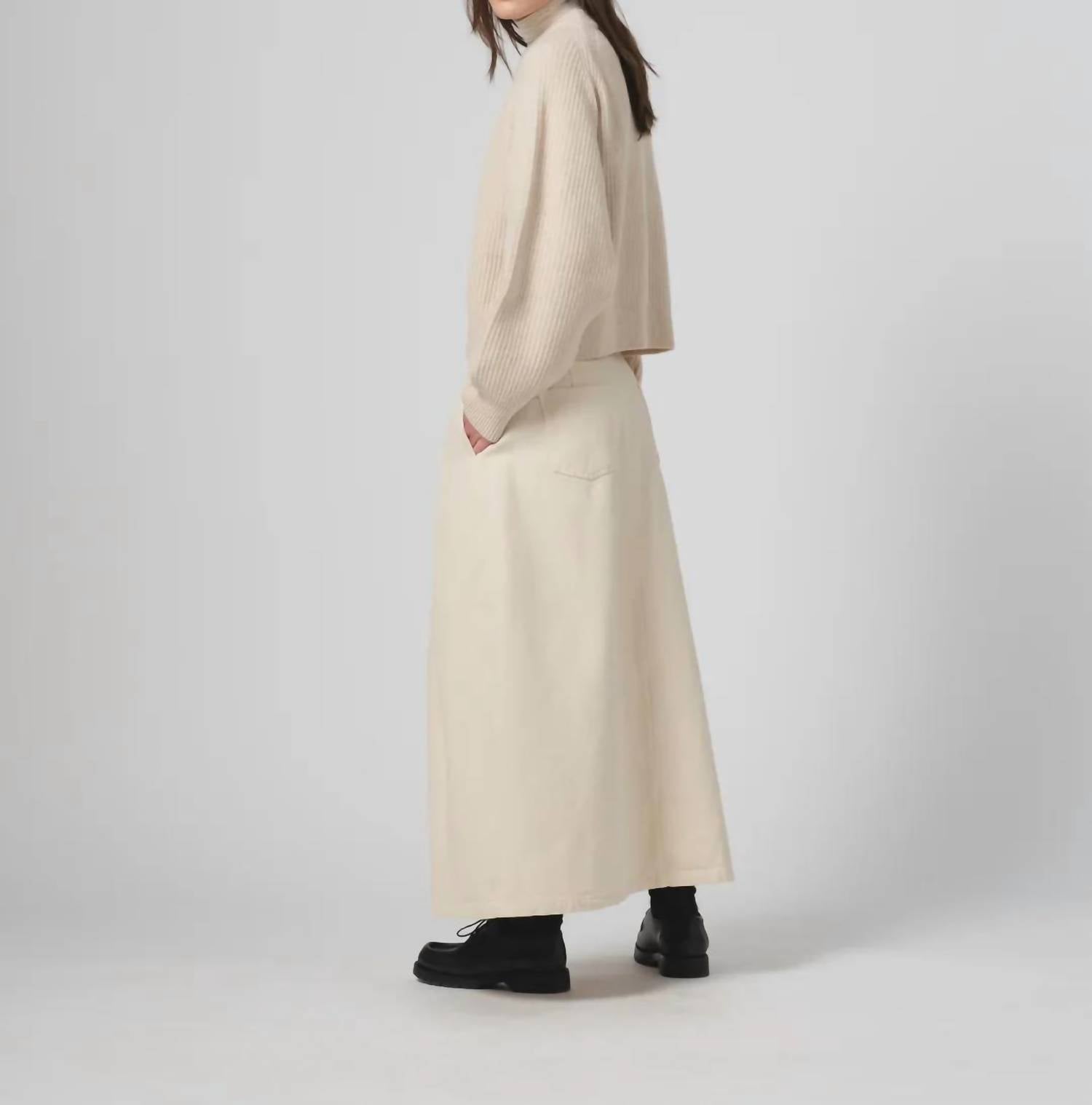 Girls Of Dust - Puddle Crewneck Sweater