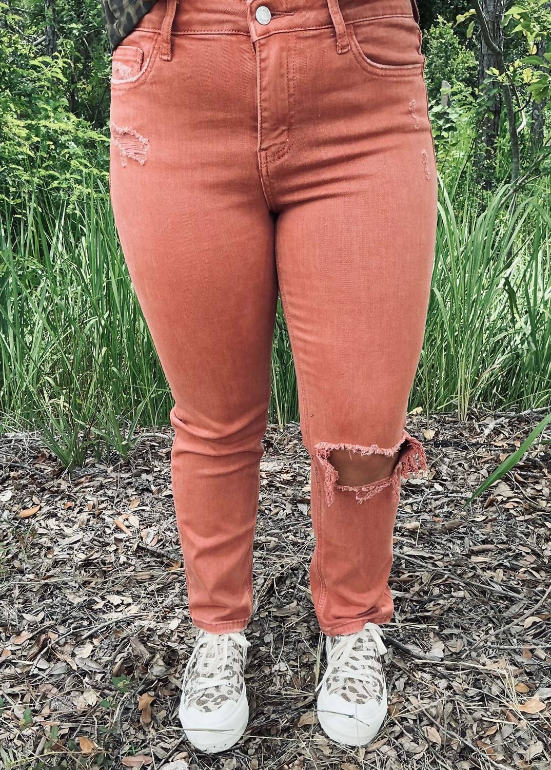 Lovervet - High Rise Crop Slim Straight Jeans