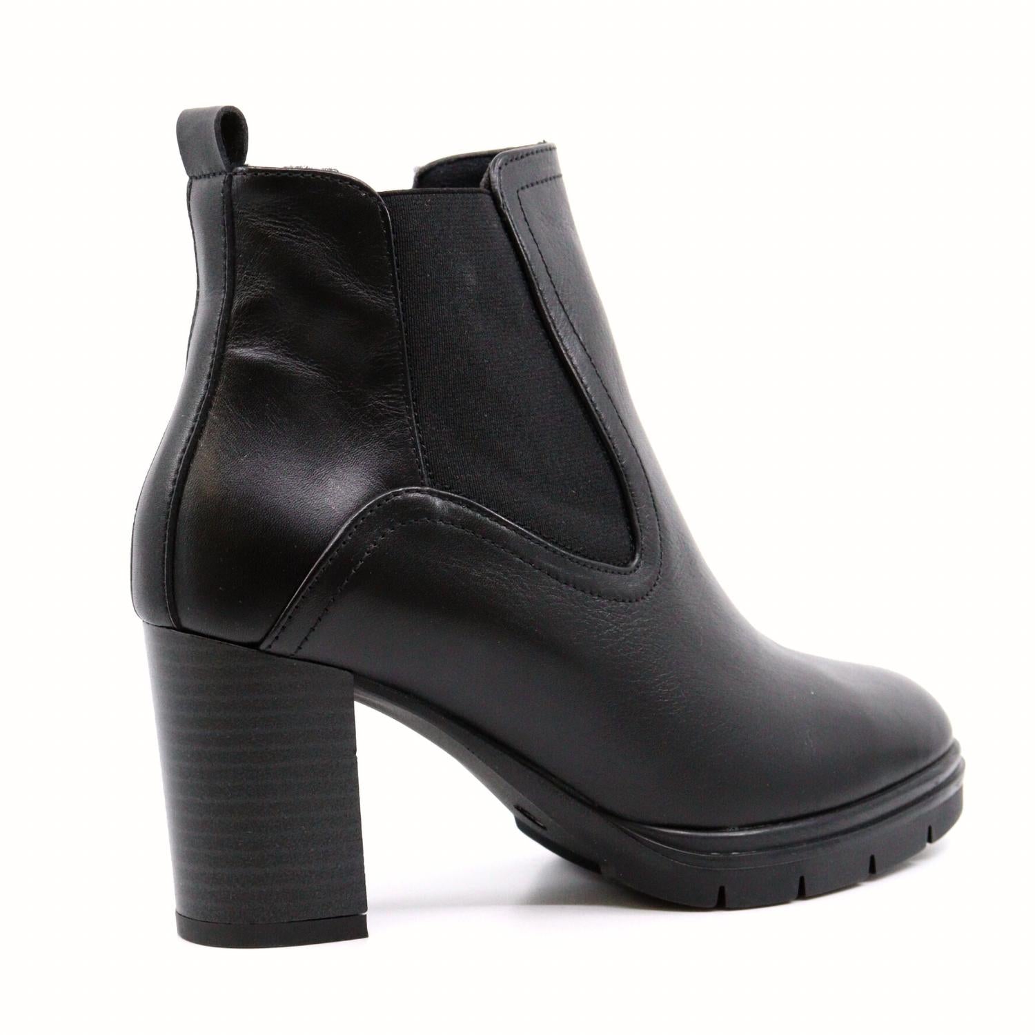 RUBY LEATHER ANKLE BOOTIE
