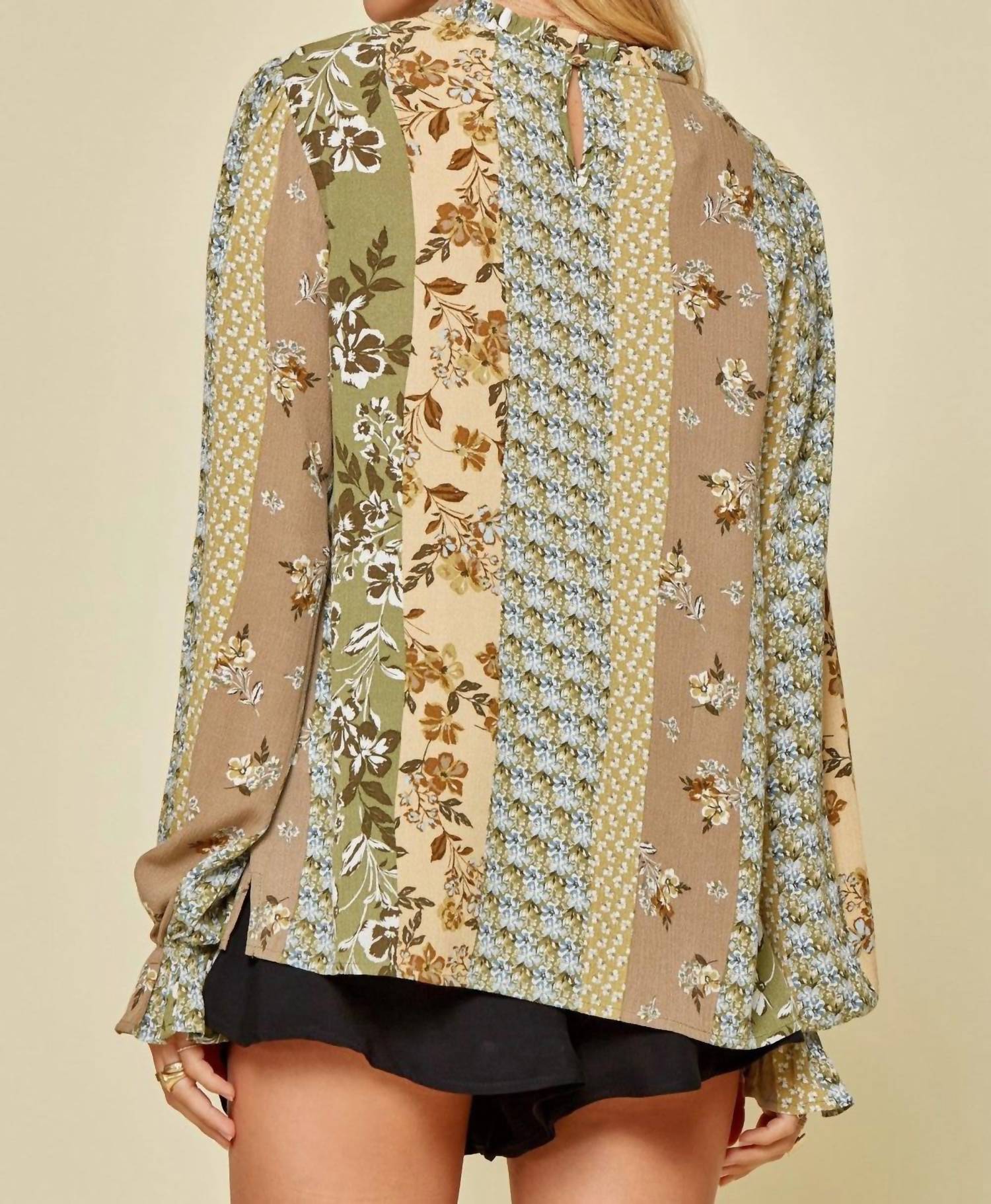 Andree By Unit - Mixed Floral Ruffle Sleeve Blouse