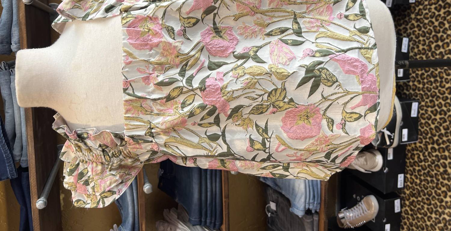 Thml - flutter sleeve floral textured top