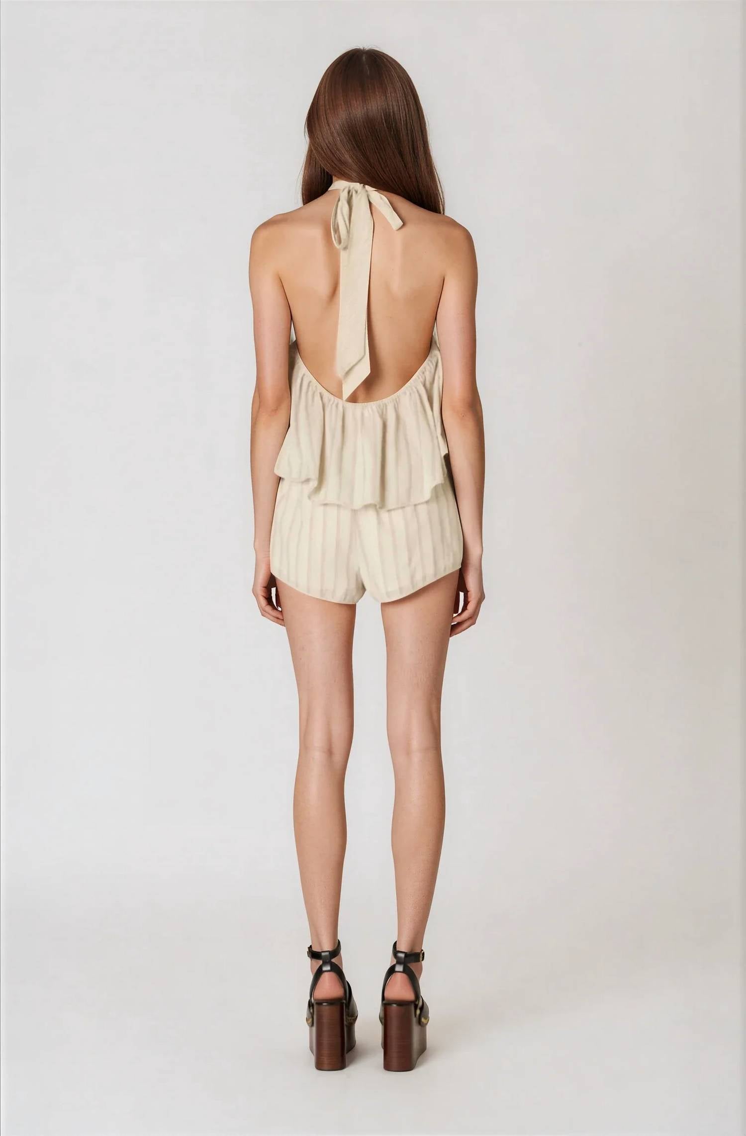 Nia - Isadora Short