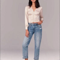 Abercrombie & Fitch - Mid Rise Boyfriend Jeans