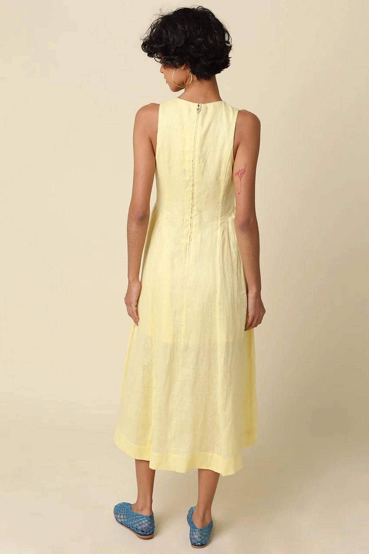Olivaceous - Willow Sleeveless Midi Dress