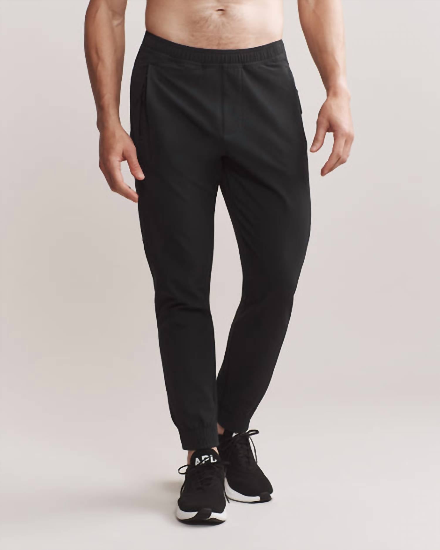 RHONE Altitude Cargo Pants in black - men's pants