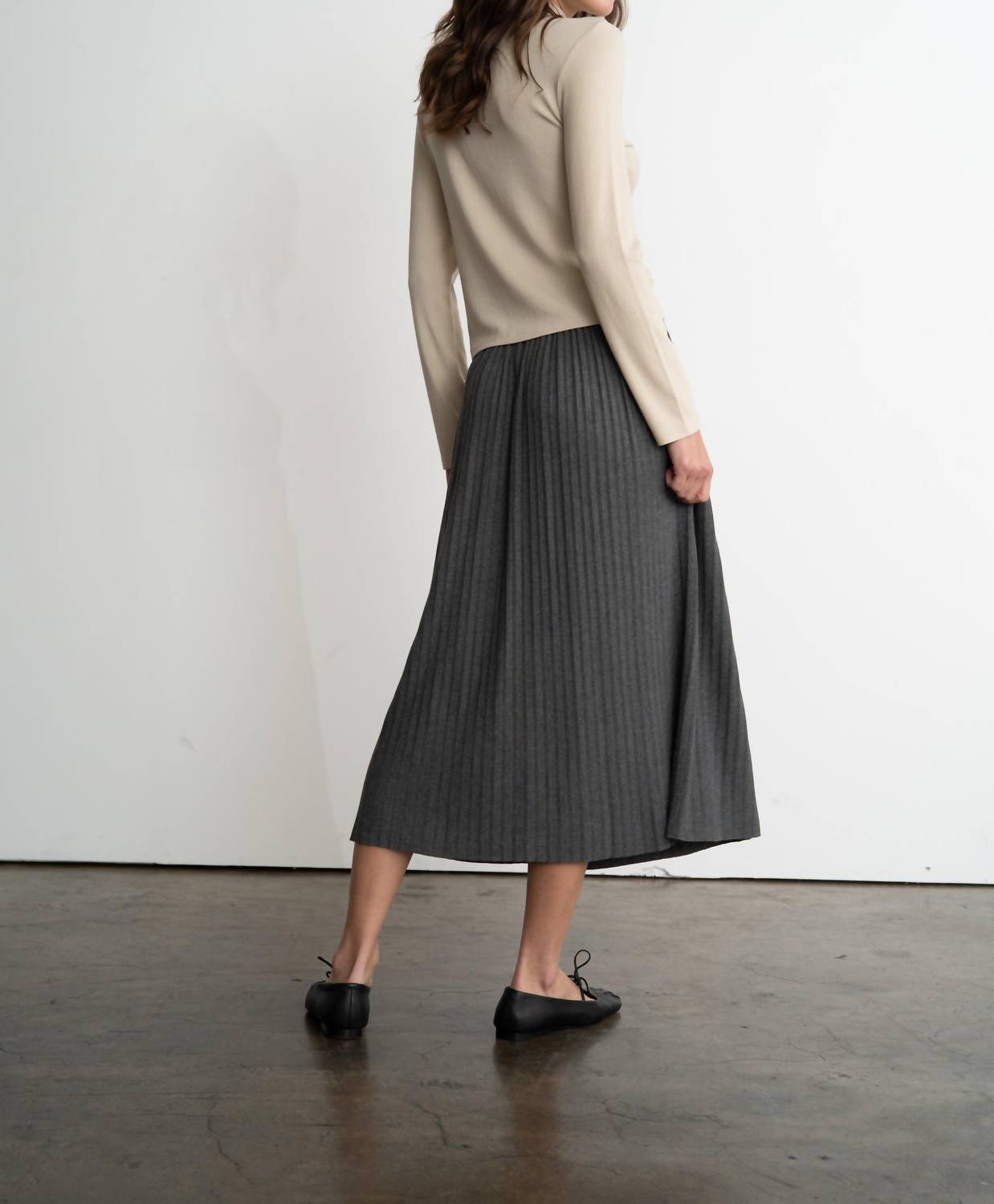 Elle Grey - Elastic Pleated Midi Skirt