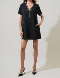 Sugarlips - Stazie V-neck Shift Mini Dress